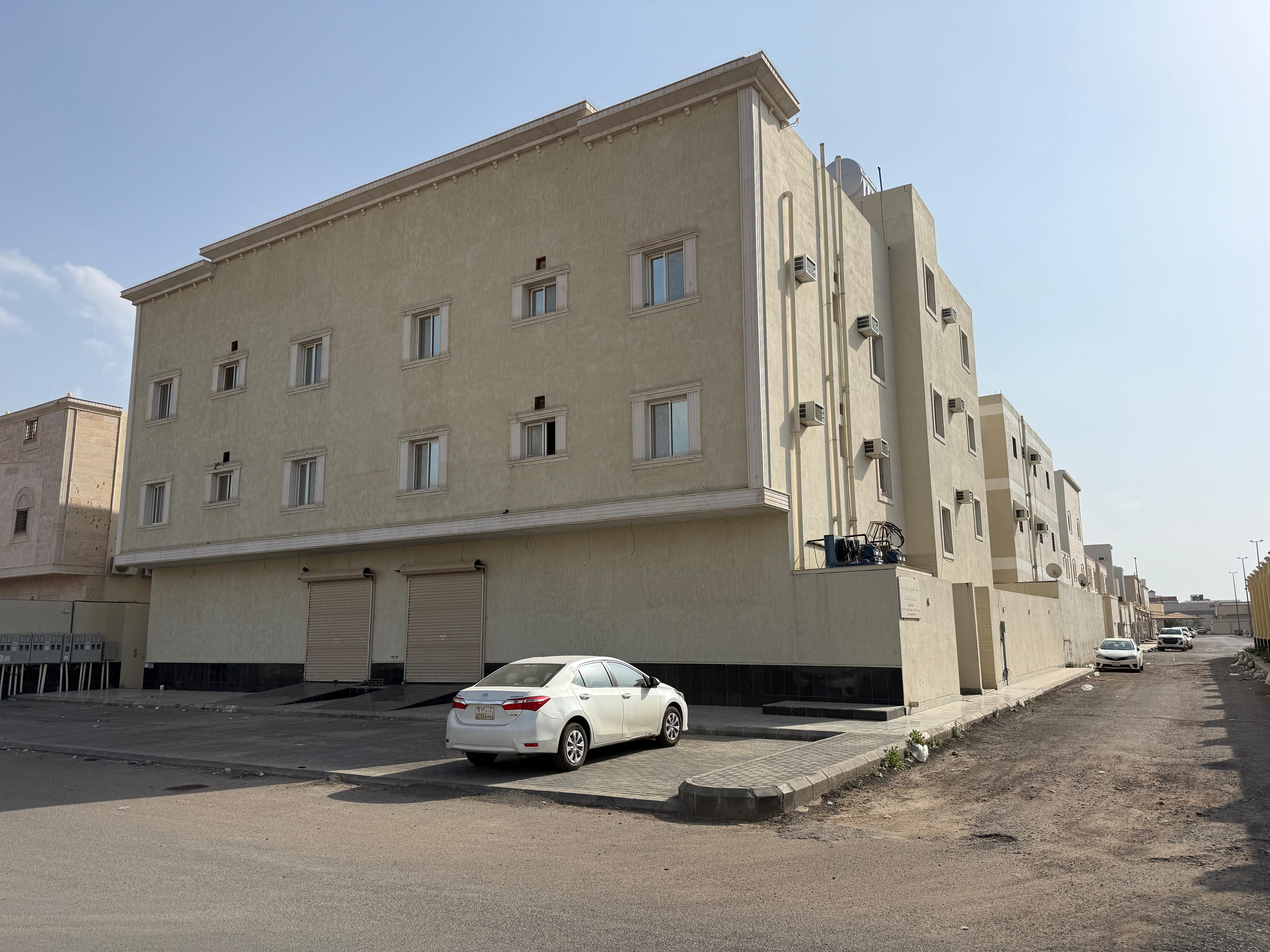 عمارة سكنية تجارية